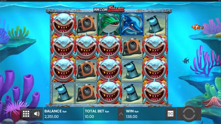 Razor Shark slot feature nudge and reveal