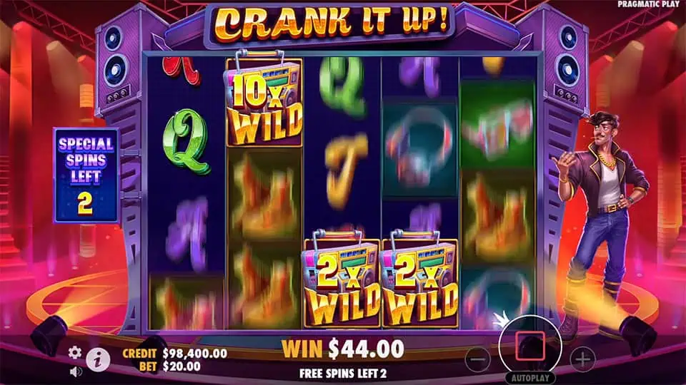 Crank It Up slot feature special spins